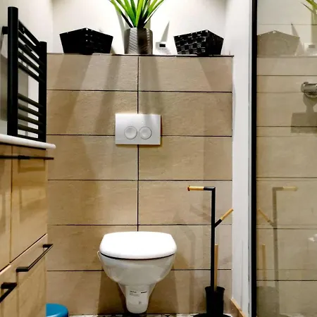Renove Avec Kitchenette, Balcon Et Wifi - Fr-1-598-84 Apartment