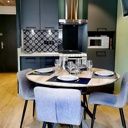 Renove Avec Kitchenette, Balcon Et Wifi - Fr-1-598-84
