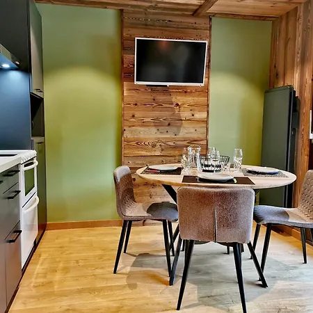 Rénové Avec Kitchenette, Balcon Et Wifi - Fr-1-598-84 Appartement