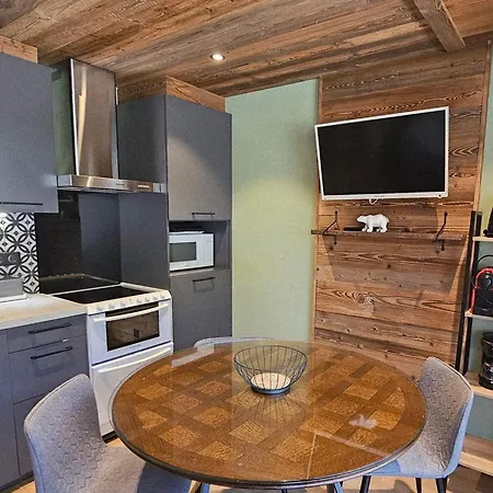 Appartement Rénové Avec Kitchenette, Balcon Et Wifi - Fr-1-598-84 *